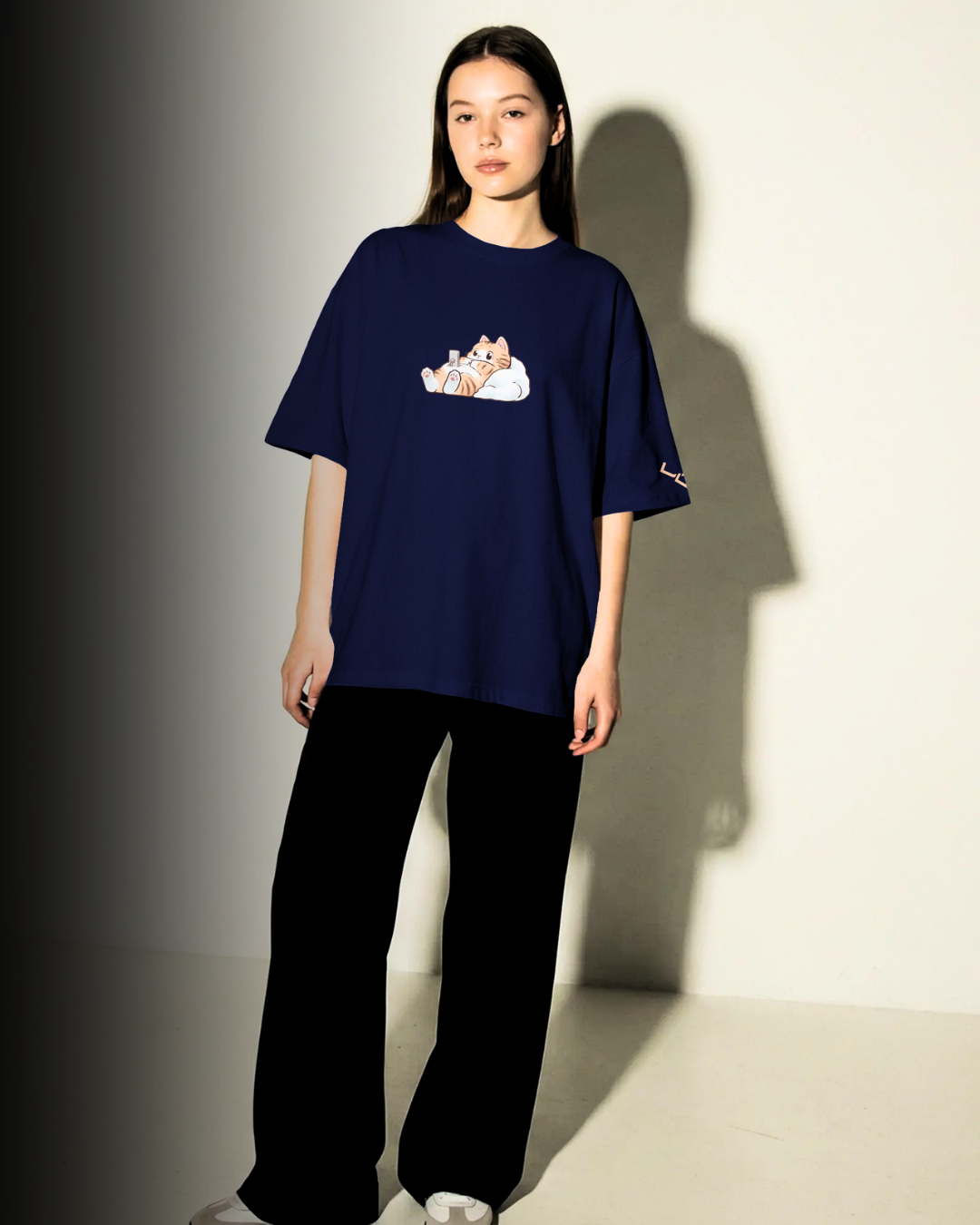 Sleepy Kitty - Oversized Tee