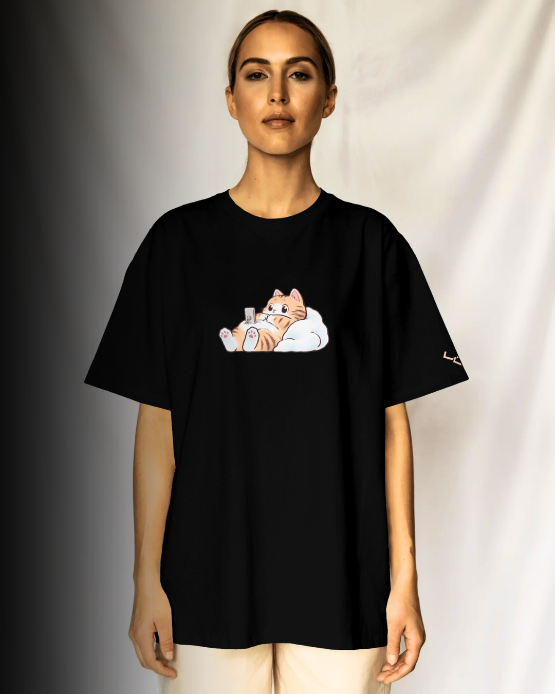 Sleepy Kitty - Oversized Tee