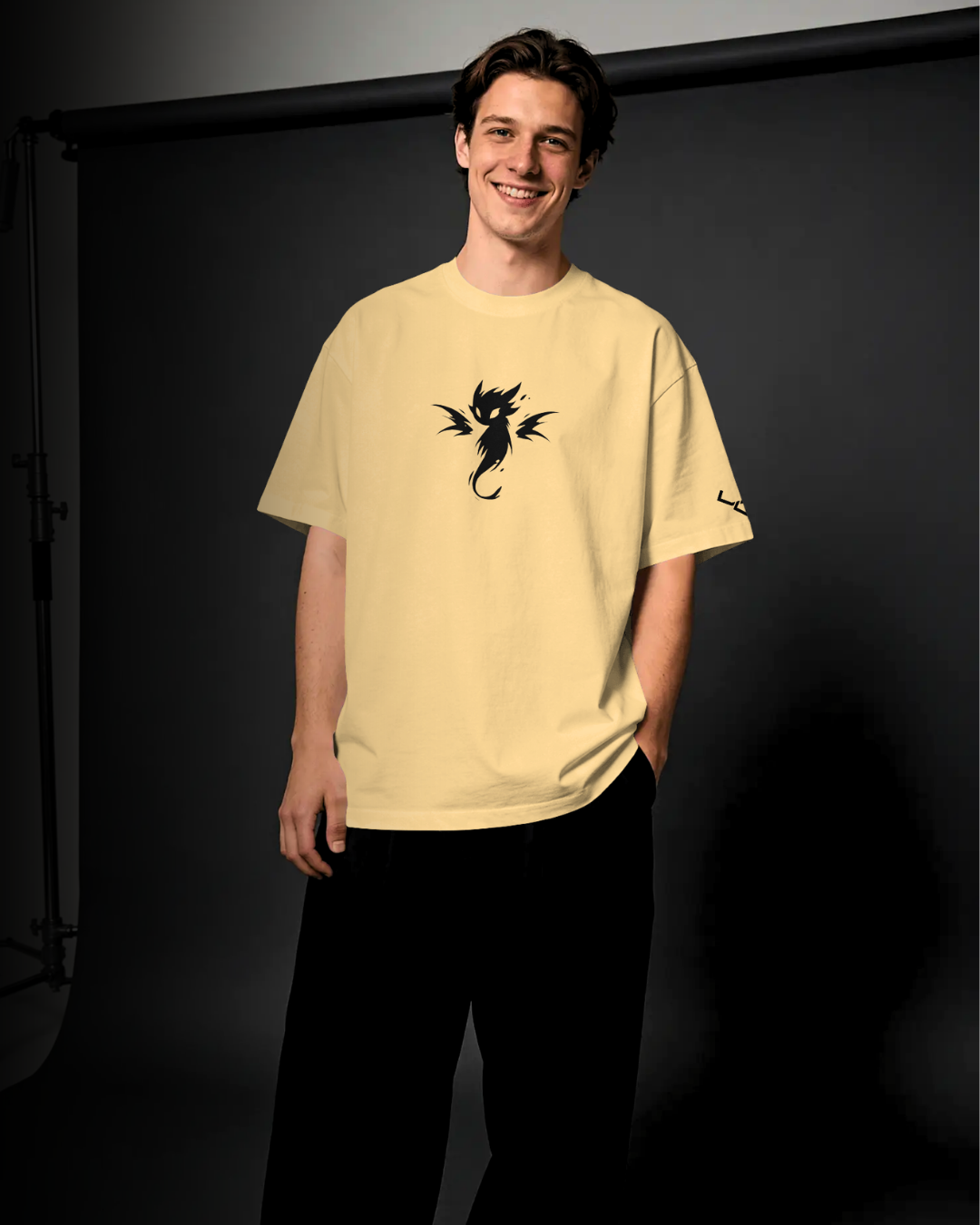 Toothless - Oversized Tee
